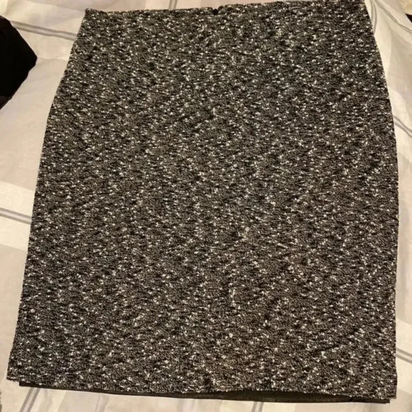 NewYork&Company skirt - Picture 9 of 9